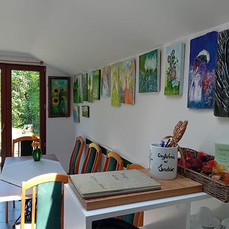 Czytelnia W Sadzie Villa Krzykawka Exteriör bild