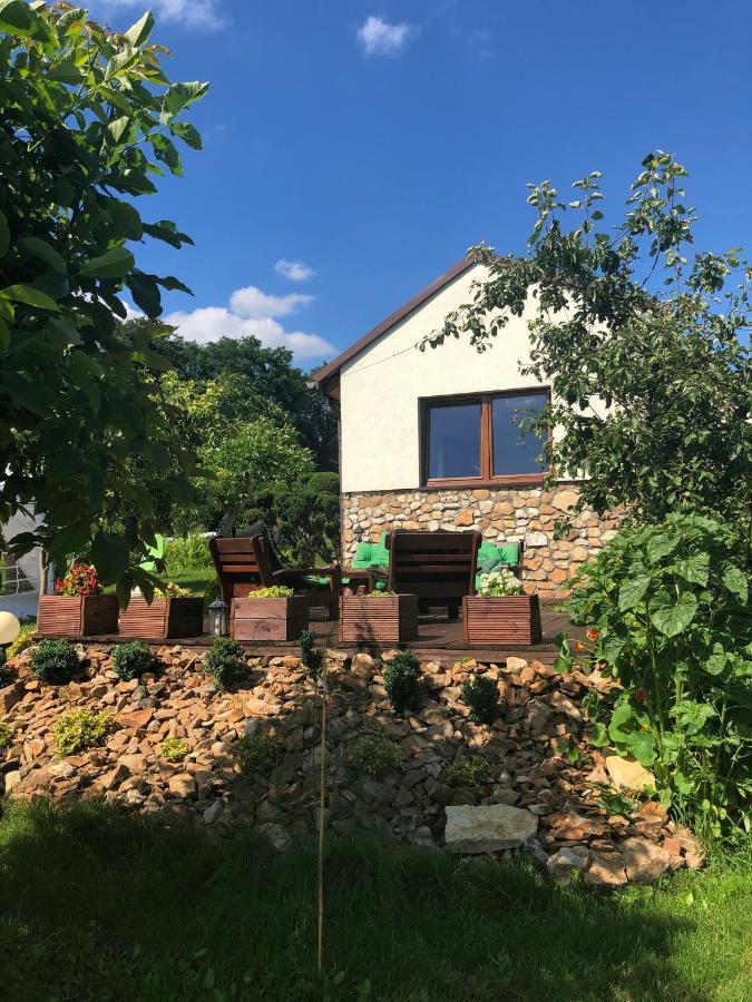 Czytelnia W Sadzie Villa Krzykawka Exteriör bild