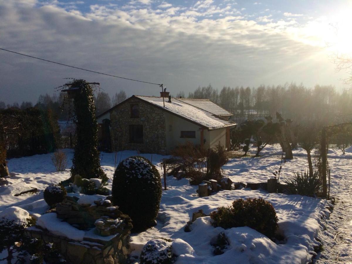 Czytelnia W Sadzie Villa Krzykawka Exteriör bild
